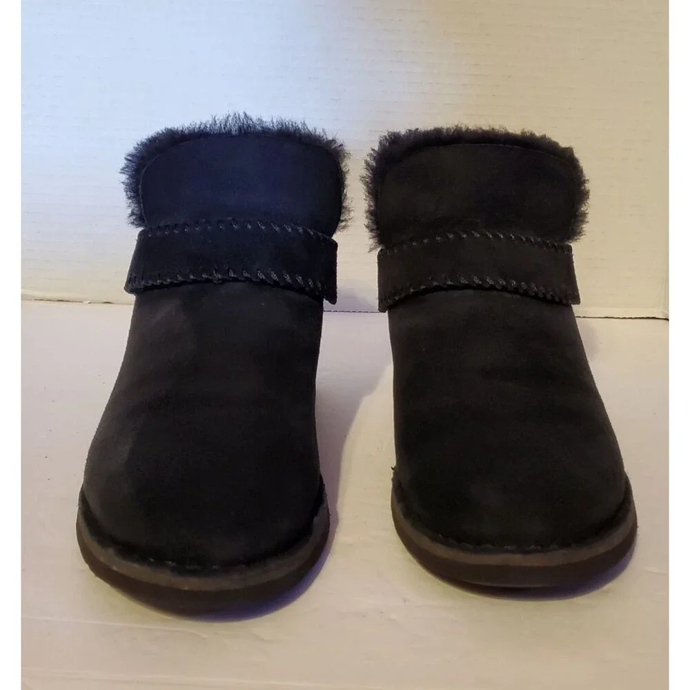 UGG McKay Black Suede Sheepskin Ankle Boots Wm Sz 7.5 Cozy Minimalist Cabincore